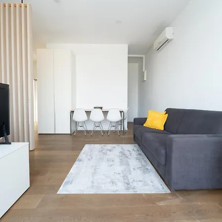 Loft Aparthotel 3*